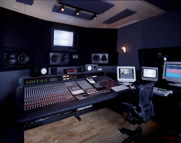audio-recording-studio-in-abu-dhabi-wmdi-big-0