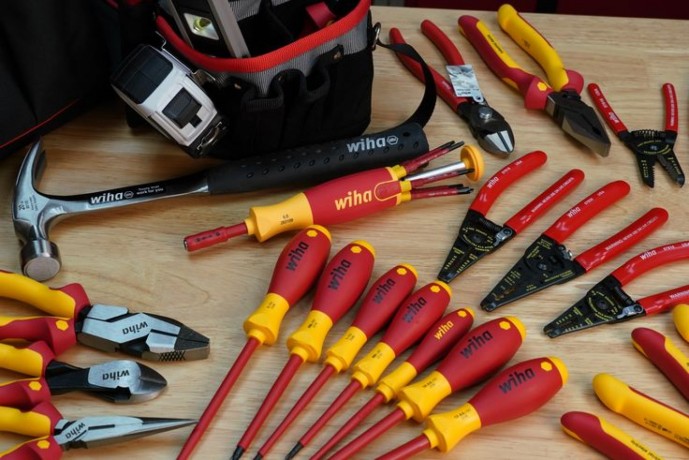 list-of-best-insulated-hand-tools-traders-in-uae-big-2
