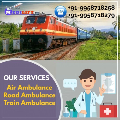 medilift-train-ambulance-services-in-ranchi-with-a-well-skilled-medical-team-big-0