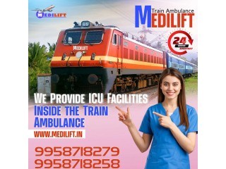 Medilift Train Ambulance Services in Guwahati along with a Dedicated Medical Team