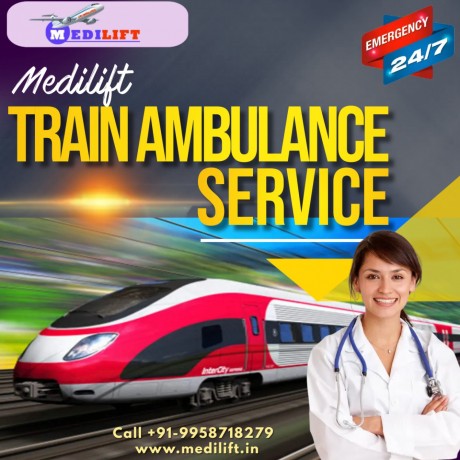 medilift-train-ambulance-in-guwahati-with-the-dedicated-medical-team-big-0